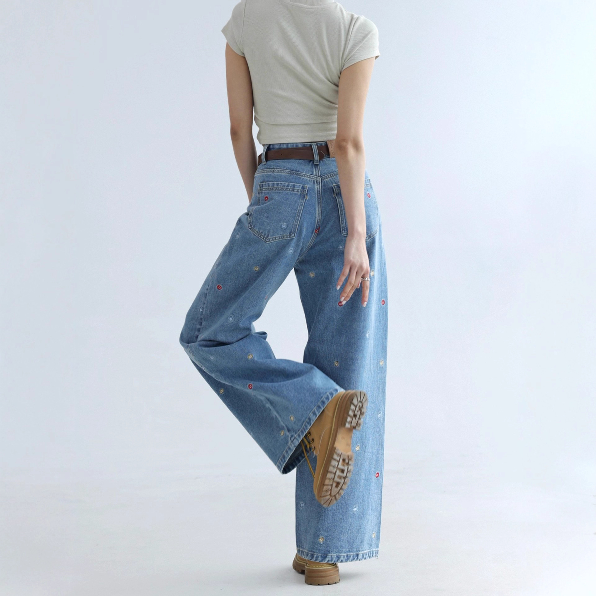 花柄ファッション カラフル刺繍フラワー ワイドデニムパンツ