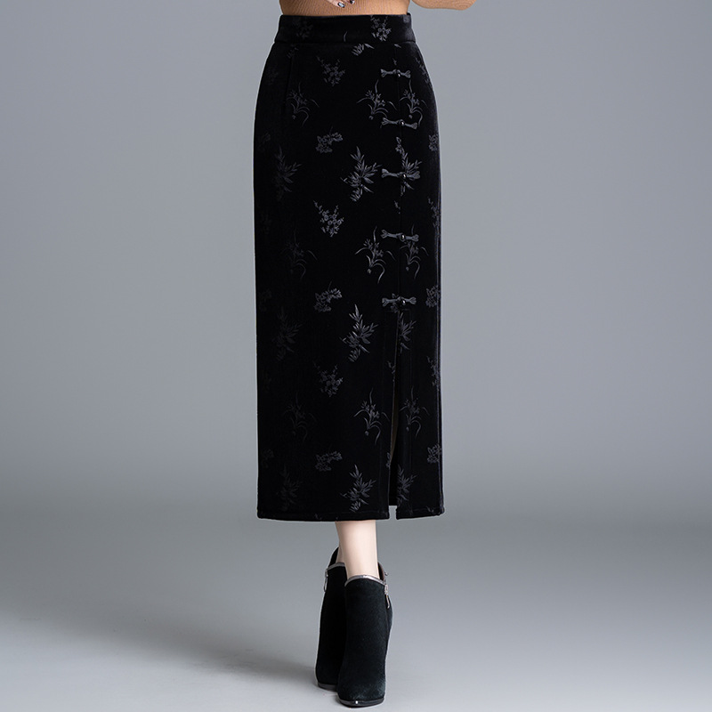 花柄ファッション 上品な刺繍模様のベルベット風花柄タイトスカート