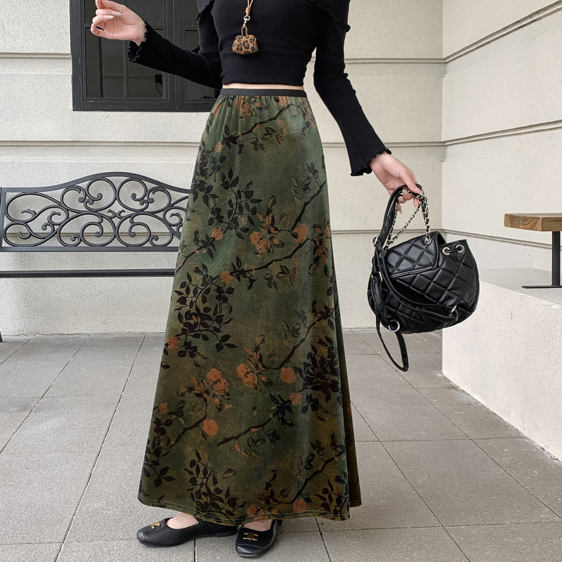 花柄ファッション 大人の落ち着きを演出する花柄ロングスカート