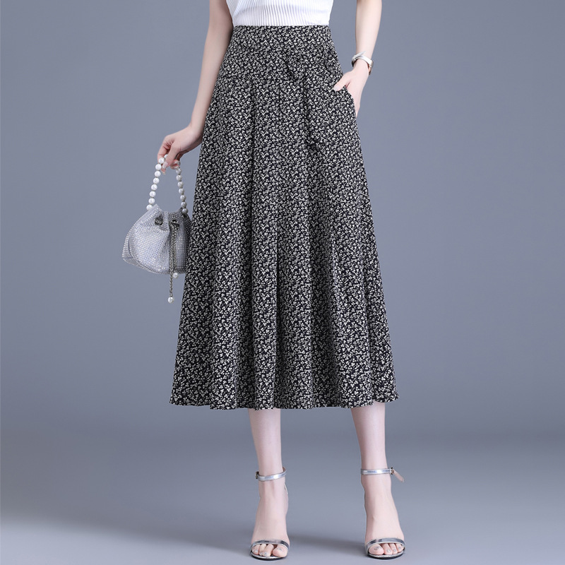 花柄ファッション 小花柄ティアードフレアミディスカート