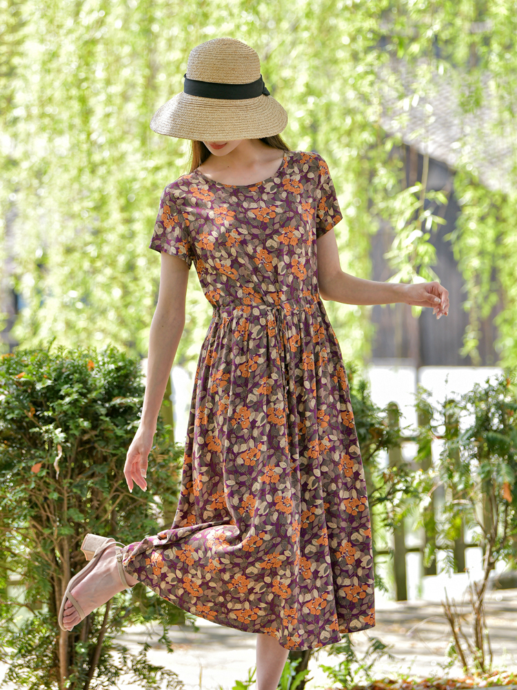 50代が秋に着たい花柄ワンピース|エレガントに品よく着こなすコーディネート術