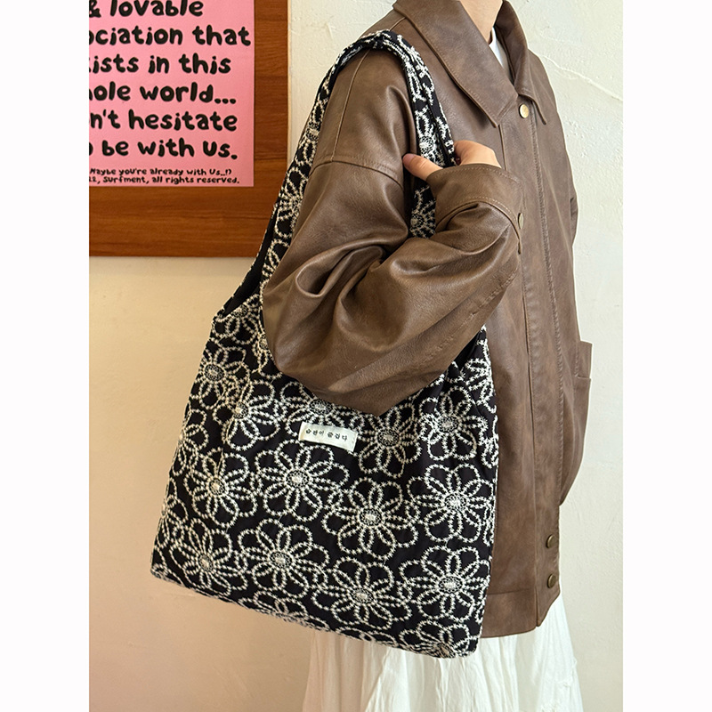 花柄ファッション レース調刺繍が上品な肩掛けフラワー刺繍バッグ