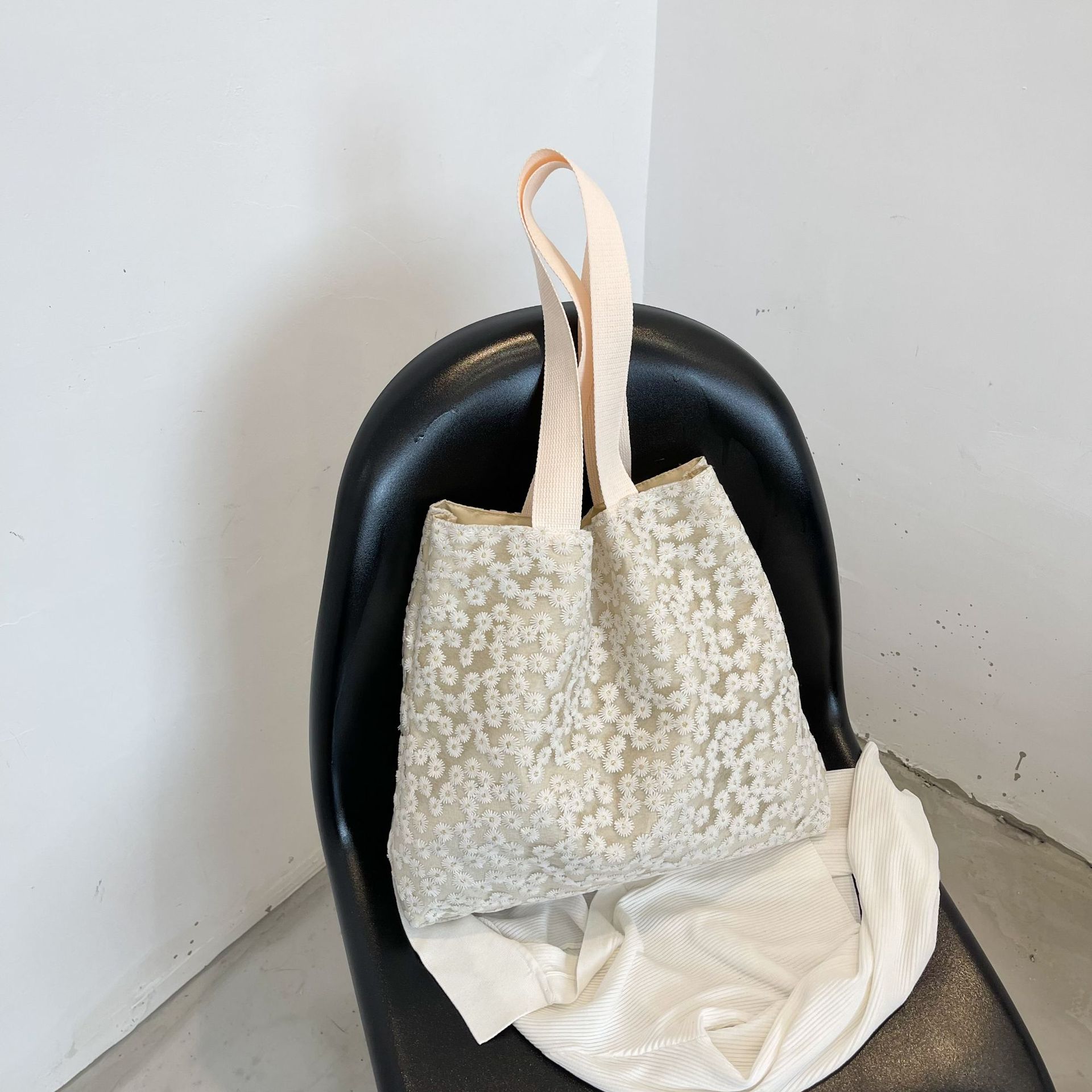 花柄ファッション 小花柄刺繍トートバッグ