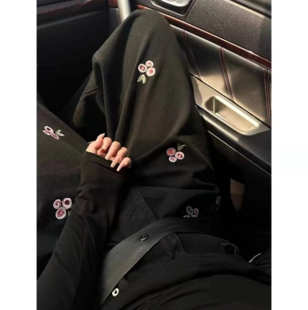 花柄ファッション 小花刺繍ワイドデニムパンツ