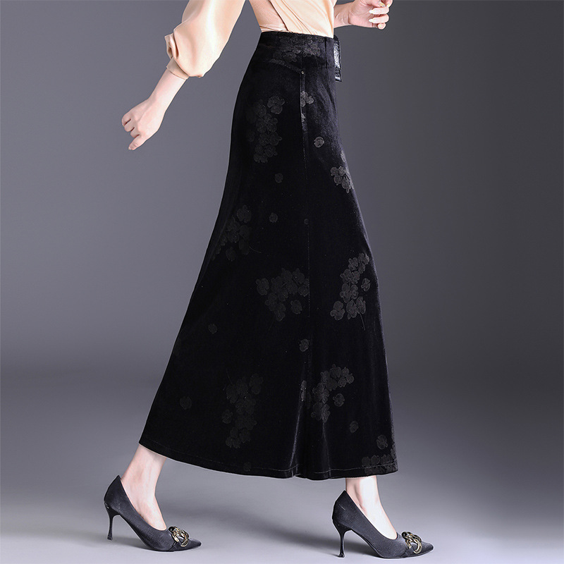 花柄ファッション 高級感漂う刺繍入りベロア調花柄ロングスカート