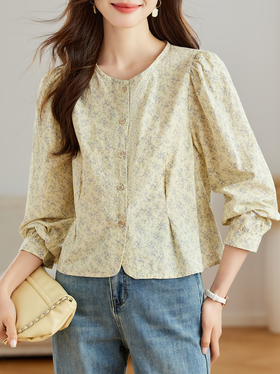 50代女性のための花柄ブラウス着こなしガイド