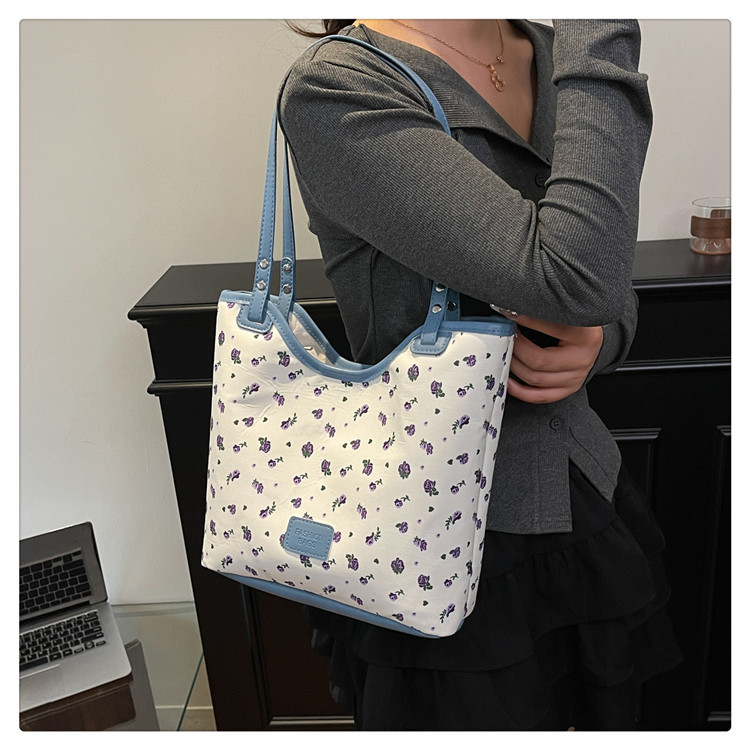 花柄ファッション 小花柄トートバッグ 大容量 肩掛け