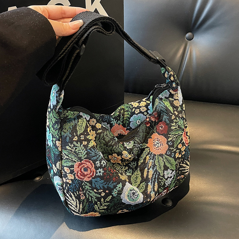 花柄ファッション 刺繍フラワー半月型ショルダーバッグ