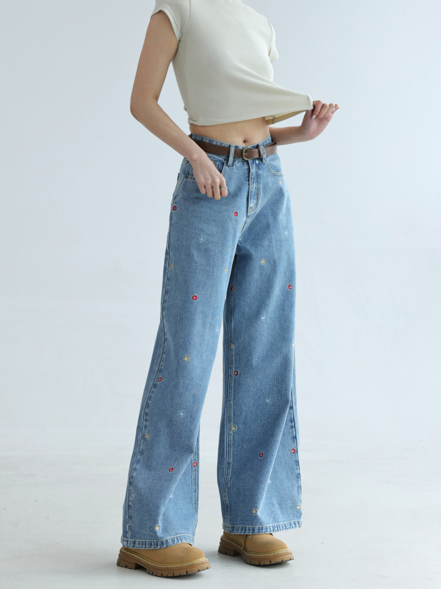 花柄ファッション カラフル刺繍フラワー ワイドデニムパンツ