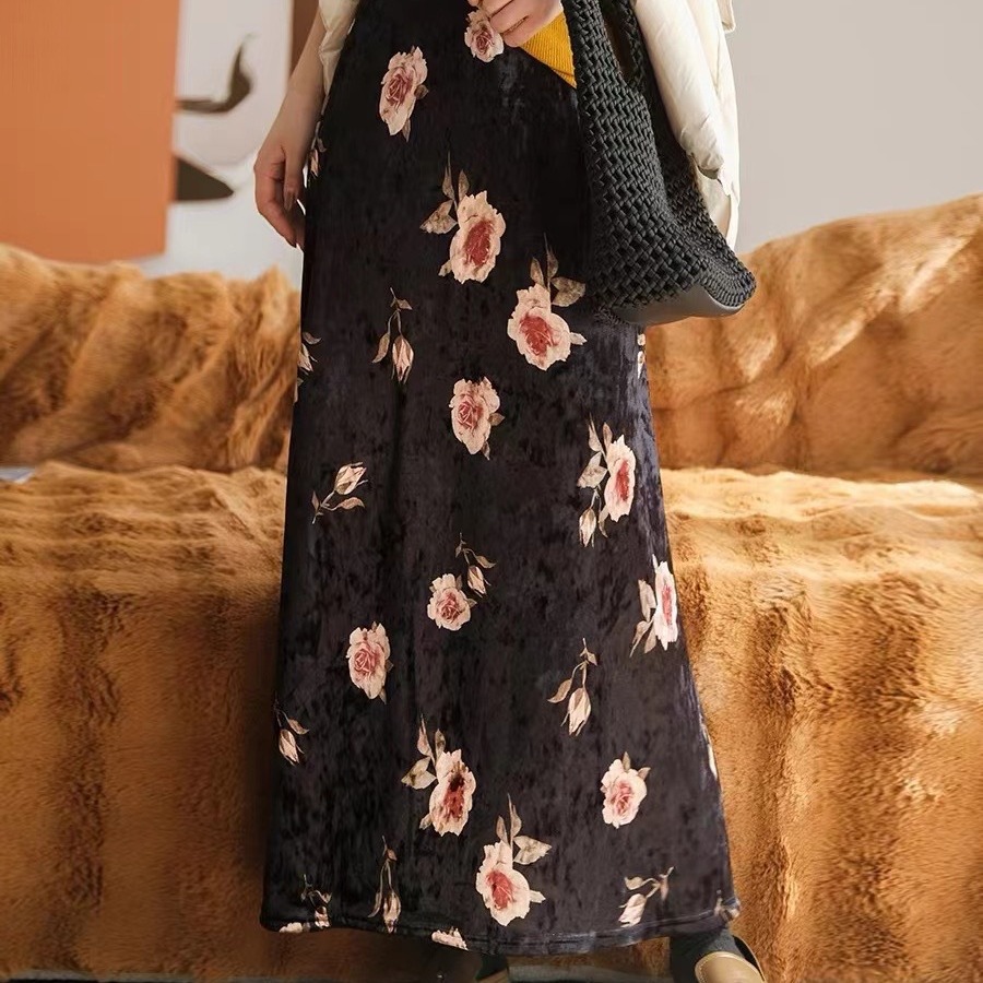 花柄ファッション 大人可愛い薔薇柄ベロアロングスカート