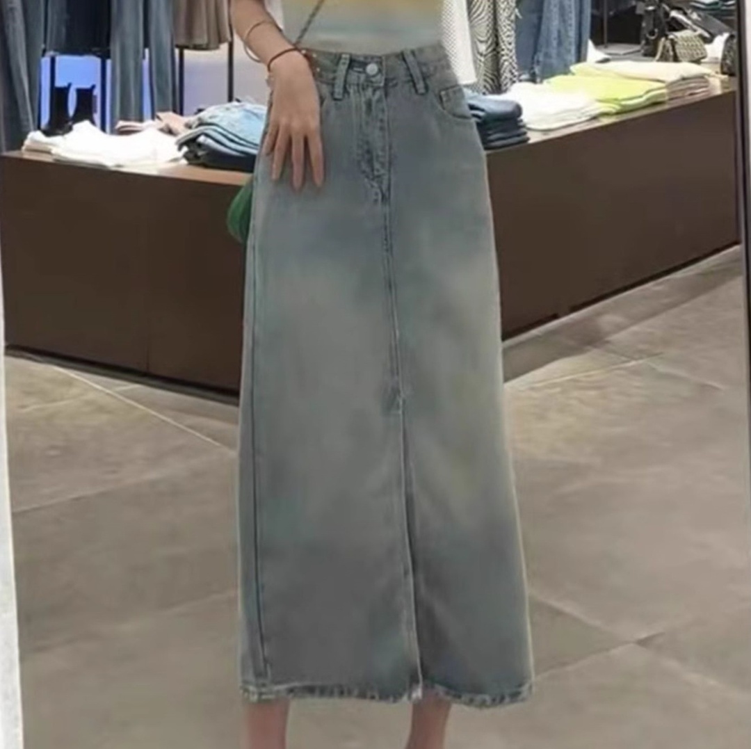 デニムファッション デイリーにも使えるフロントスリットスカート