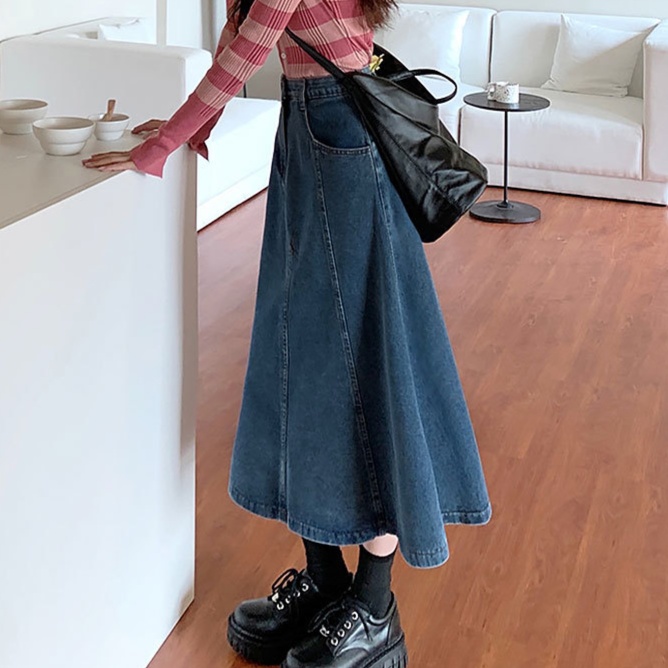 デニムファッション 季節問わず着回せるデニムフレアースカート