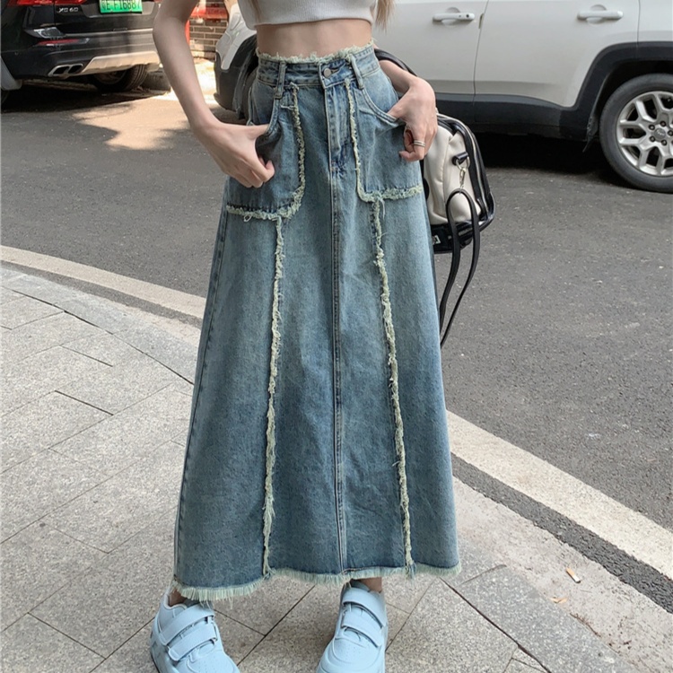 デニムファッション 裾フリンジ加工デニムロングスカート