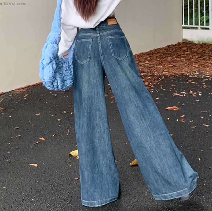 デニムファッション ゆったりワイドデニムパンツ