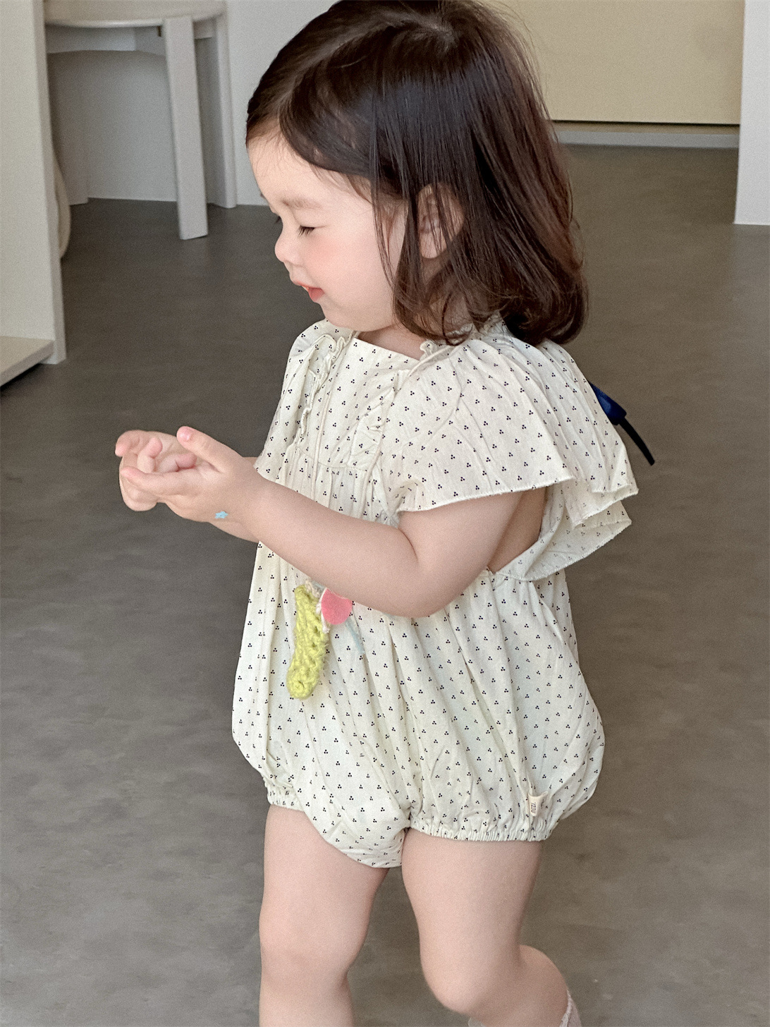 メイン画像:5枚目:ベビードレス 小花柄フリル袖ロンパース型ドレス
