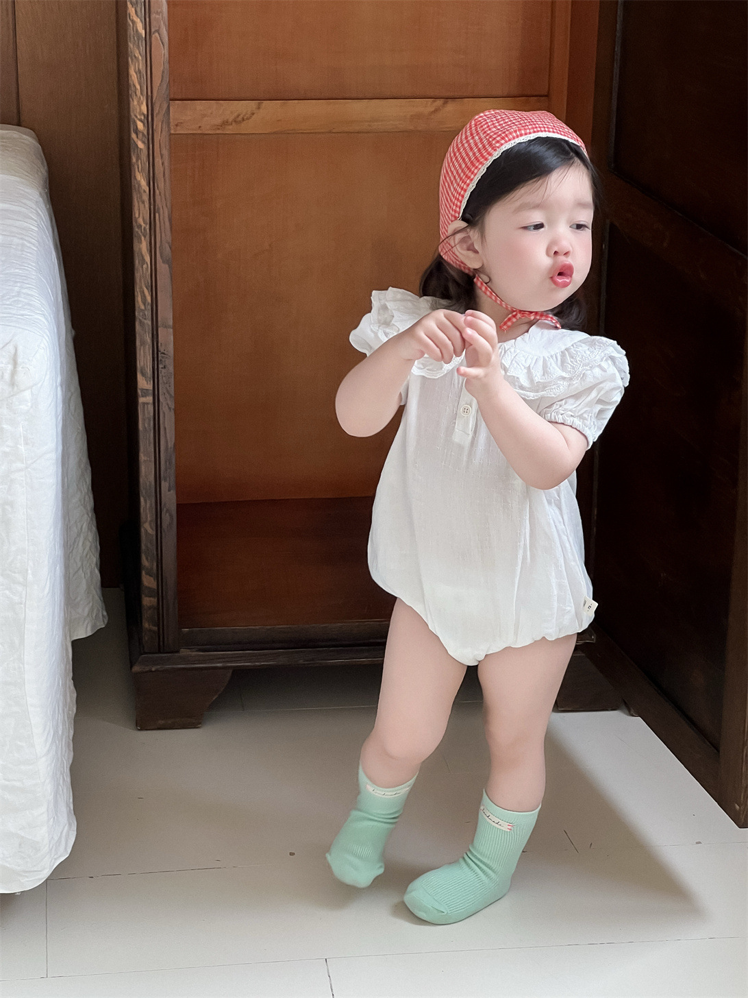 メイン画像:6枚目:ベビードレス 襟元フリル付きロンパース型ドレス
