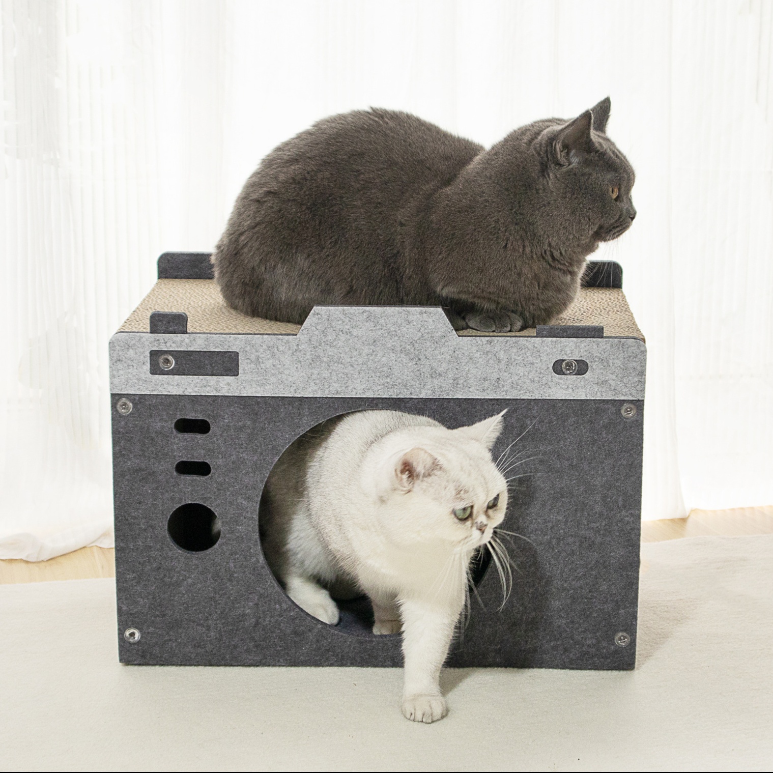 メイン画像:0枚目:二段式多頭飼い対応猫の爪研ぎベット型ハウス