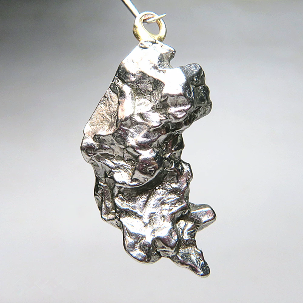 宇宙を感じる隕石お守り。<br>