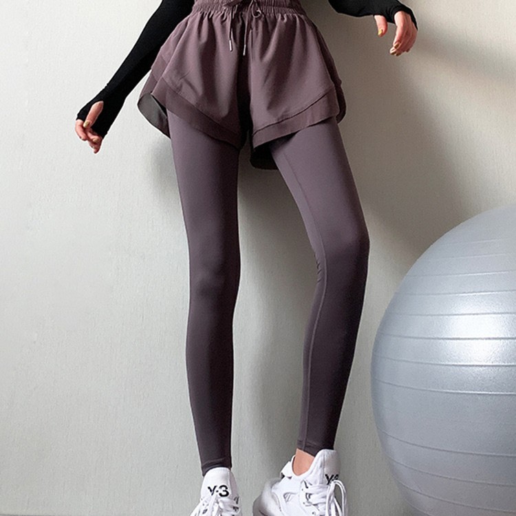 ピラティスウェア 重ね着風ショートパンツ付きレギンス