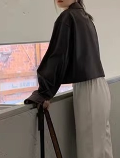 レザーファッション クラシックシルエット ボタン留めレザージャケット