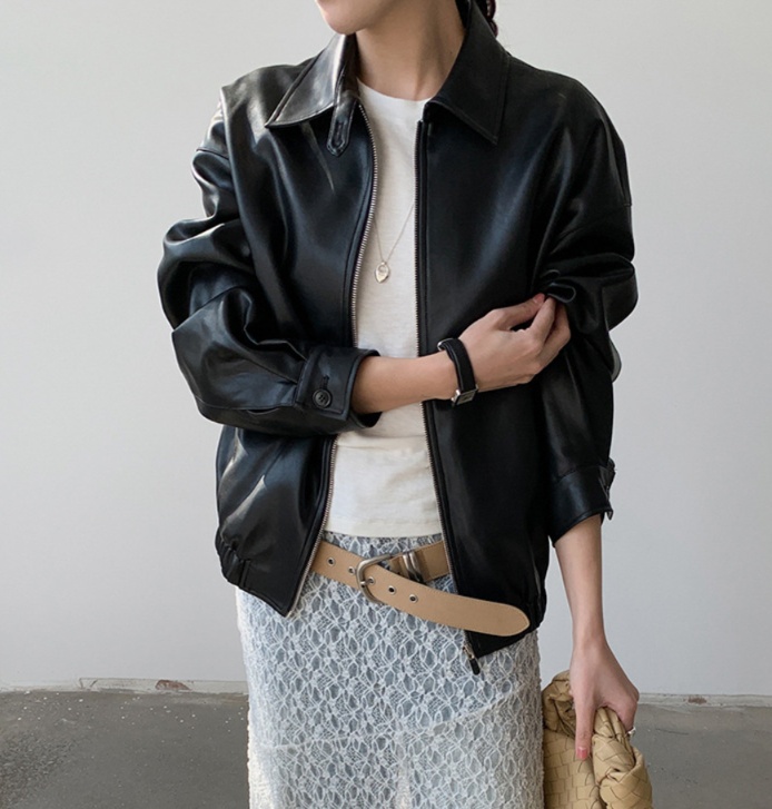 ママでも決まる！レザージャケットの着こなし術と選び方ガイド