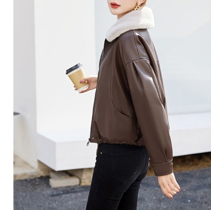 レザーファッション ふわもこ襟付きレザーブルゾン