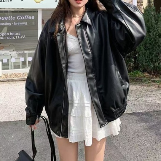 レザーファッション ゆったりシルエット 高級感あふれる革ジャケット