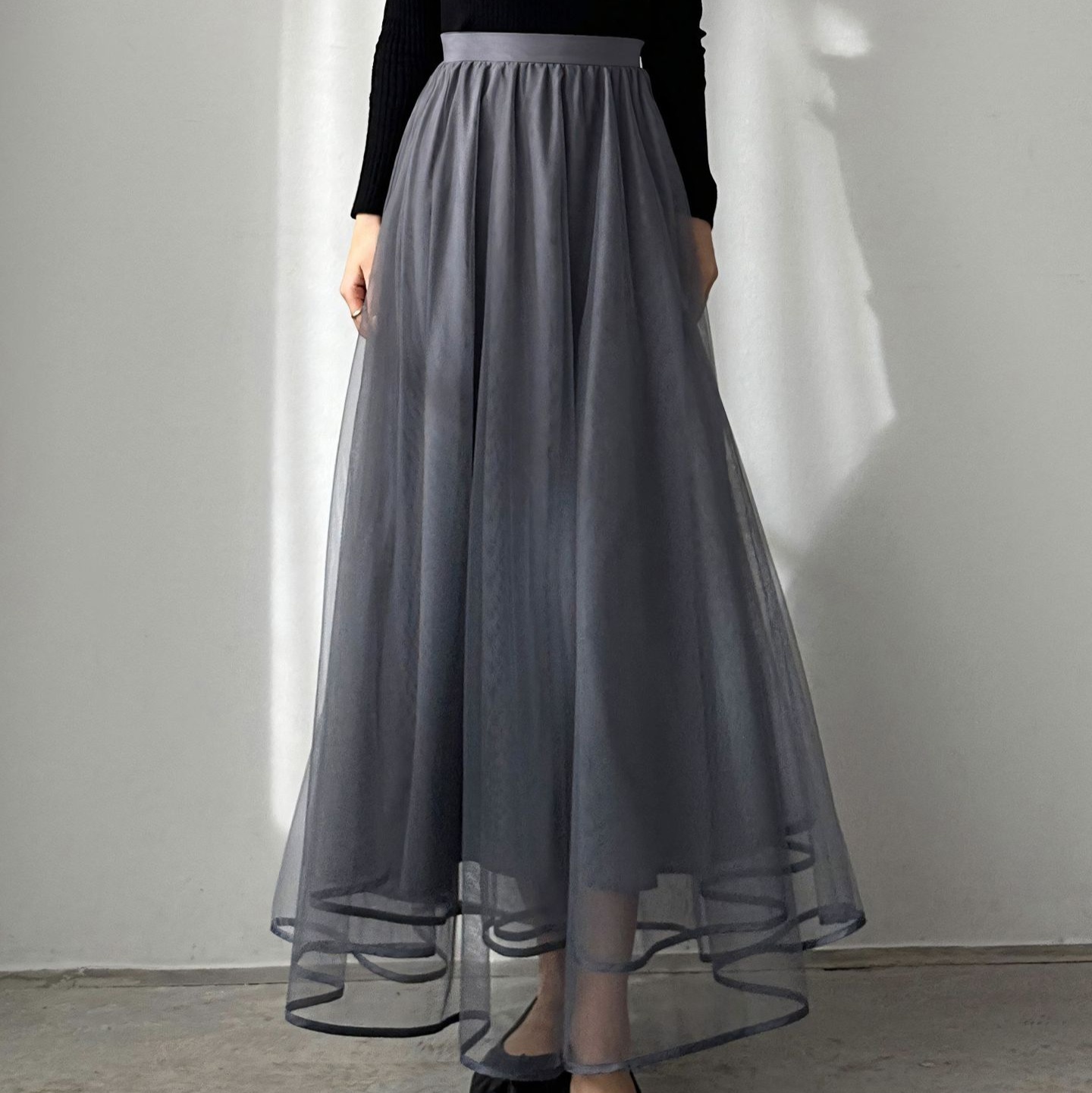 優美なチュールロングスカート