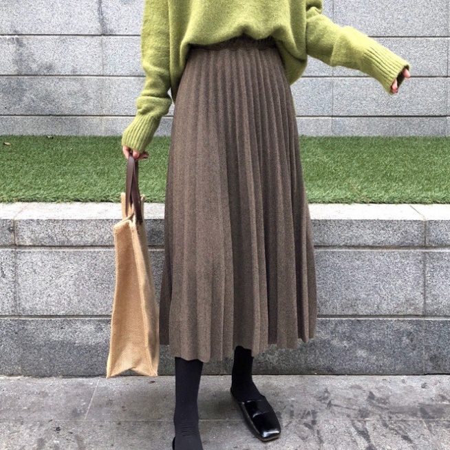 40代の秋ロングスカートコーデ｜体型カバーも叶う上品な着こなし