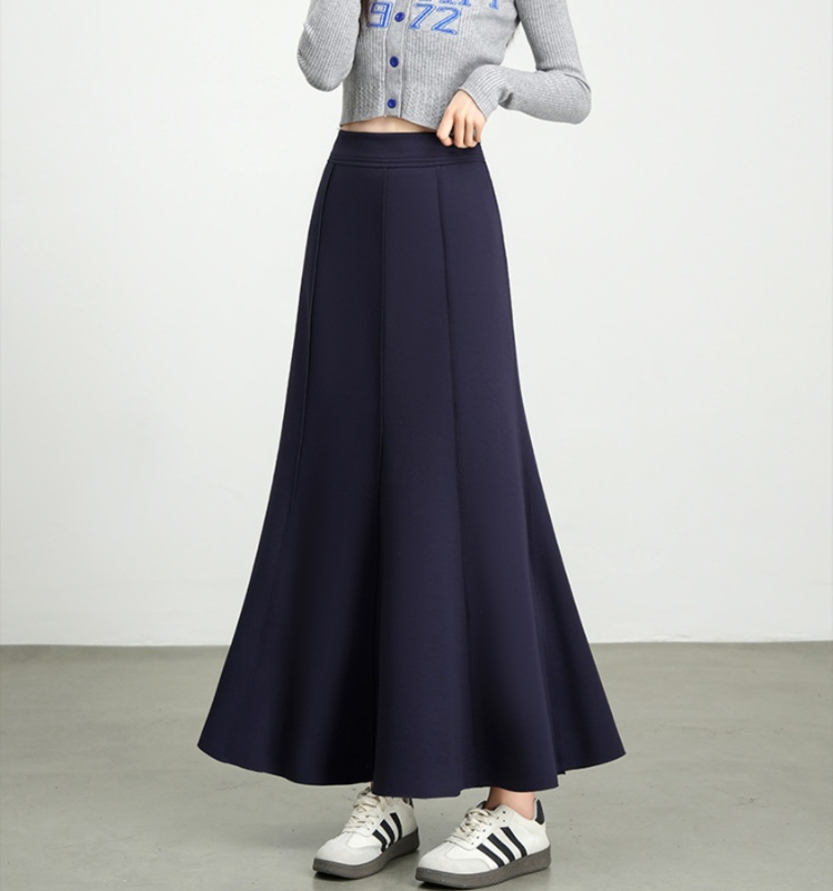 優美なシルエット フレアロングスカート