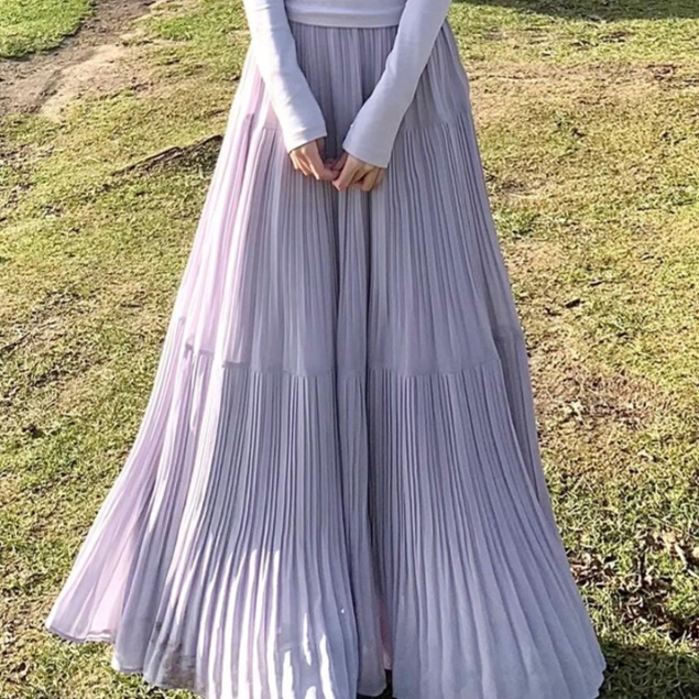 旅行の救世主!プリーツスカートで快適&おしゃれな旅コーデ術