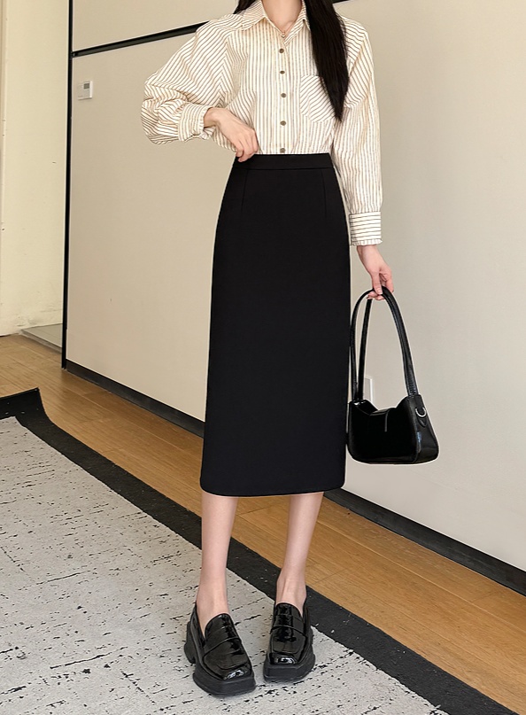 タイトスカートで体型カバー|着痩せする選び方とコーデ術を徹底解説
