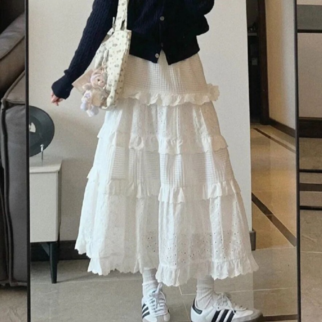 ティアードスカート 非表示(テイスト違い)花刺繍レースティアードスカート