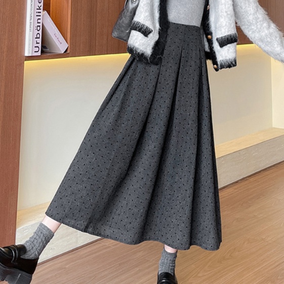 水玉模様プリーツロングスカート
