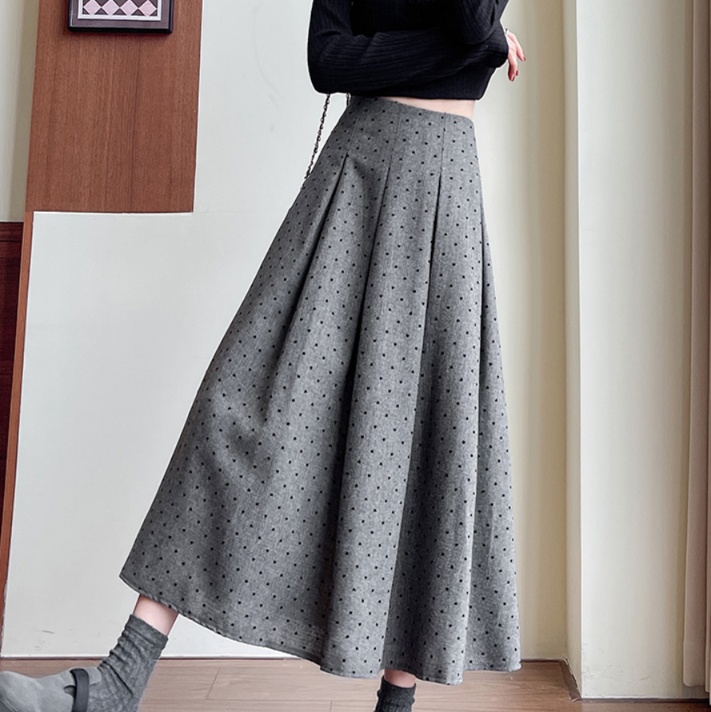 水玉模様プリーツロングスカート