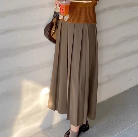 優雅なプリーツロングスカート