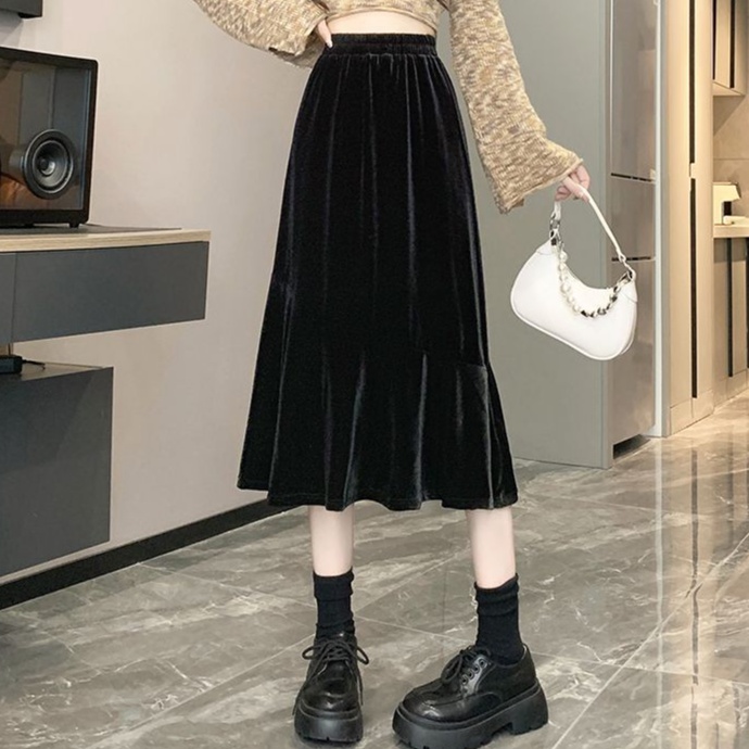 【2023年最新】ミモレ丈ティアードスカートで作る大人可愛いコーデ術|季節別おしゃれな着こなし方