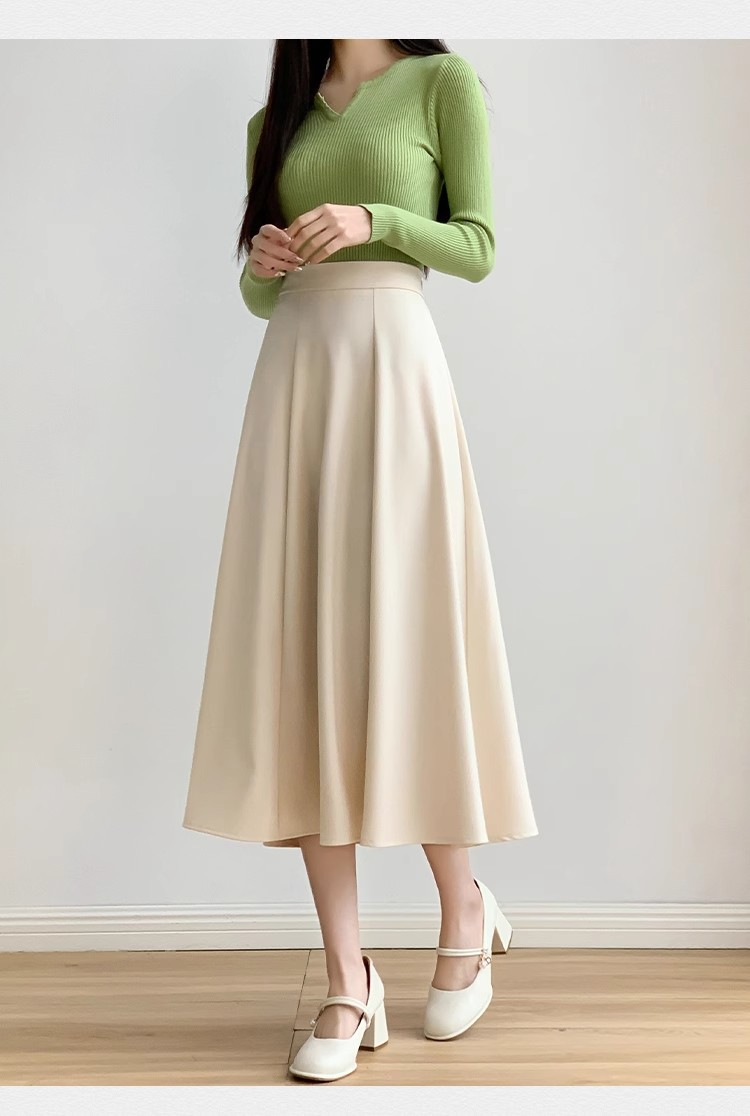 滑らか素材のミモレ丈フレアロングスカート