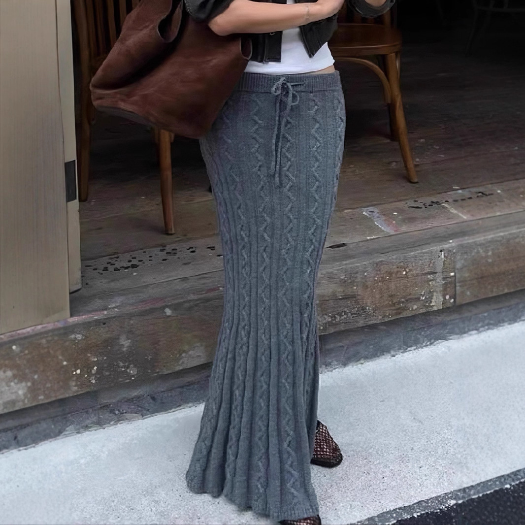 立体編み柄ケーブルニットロングスカート