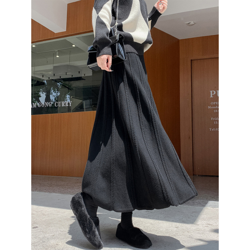 縦ライン編み地切り替えニットロングスカート