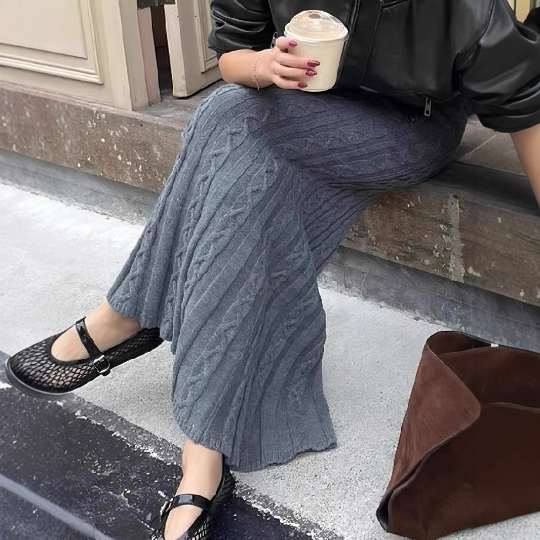 立体編み柄ケーブルニットロングスカート