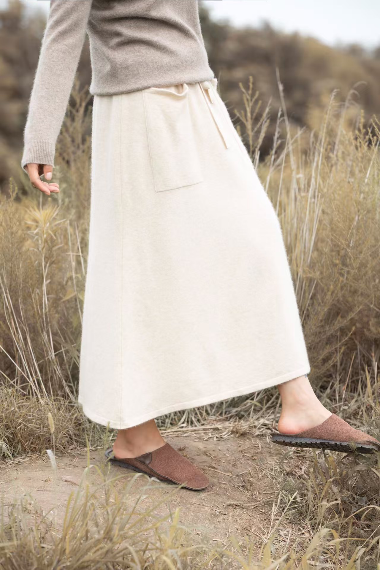 ポケット付きリラックスニットロングスカート