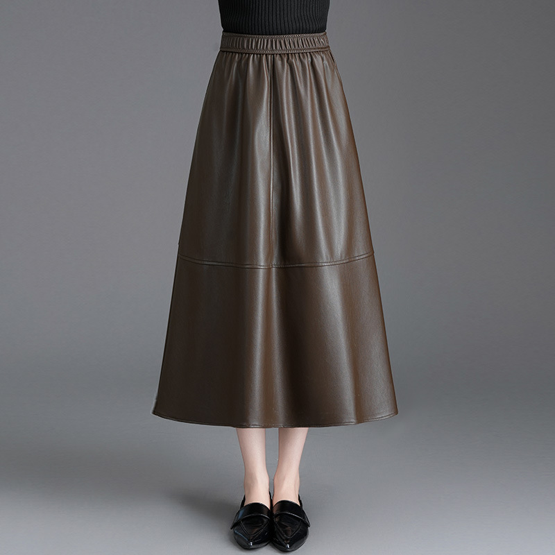 ギャザースカートで自転車も快適!風で舞わない&安全に乗るコーデ術