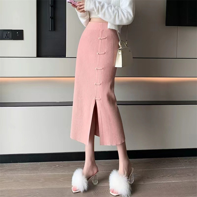 スリット入りボタンデザインリブニットロングスカート