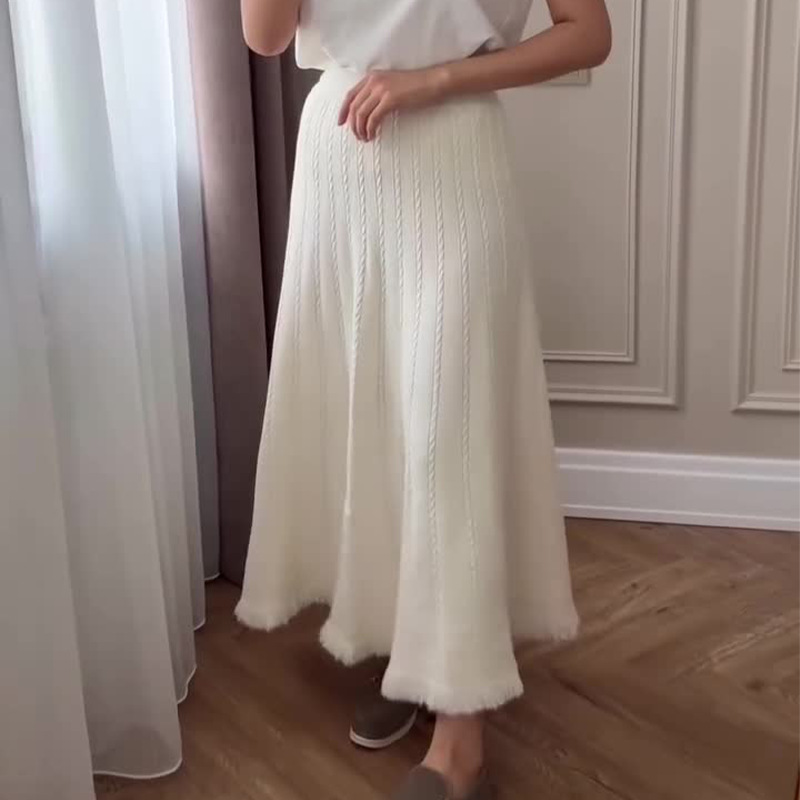 立体編みニット配色ロングスカート