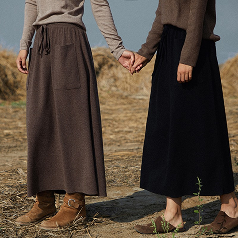 ポケット付きリラックスニットロングスカート