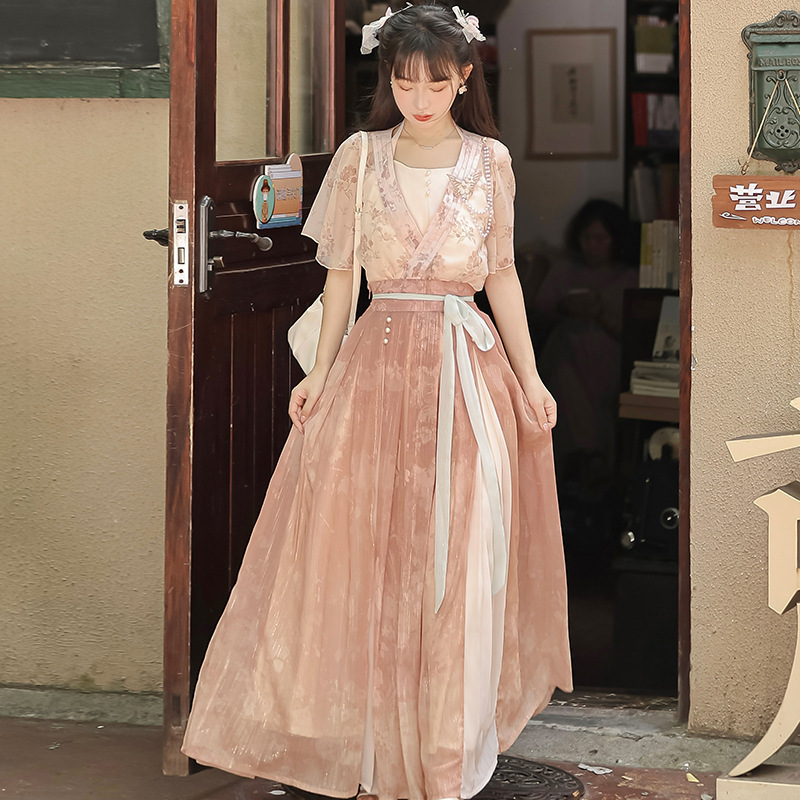 https://hot-spring-img.curema.jp/stage-closet/0901701f-5841-4bb6-b4d5-0bd1d6b740d2.jpg