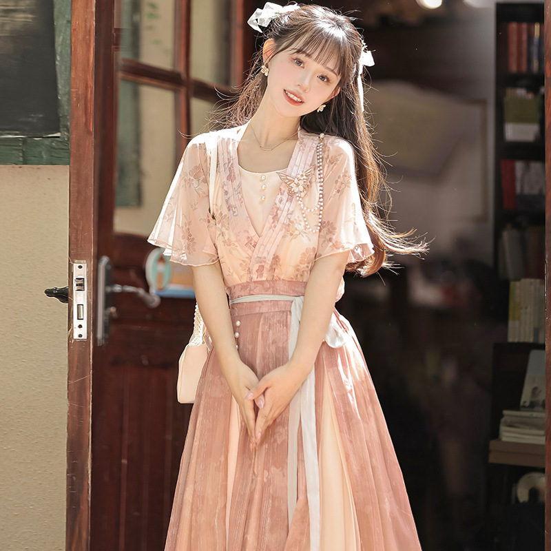 https://hot-spring-img.curema.jp/stage-closet/122ae64c-5dba-4d59-9fa6-7061ec18b231.jpg