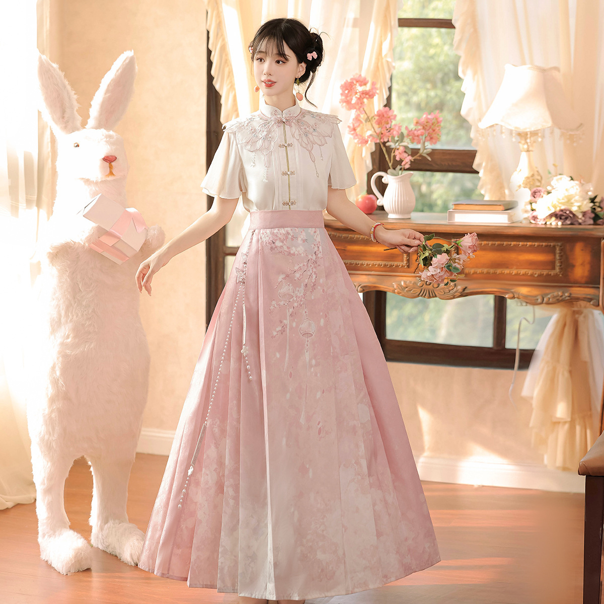 https://hot-spring-img.curema.jp/stage-closet/159565a2-356a-4965-bc02-805a9cea1d41.jpg