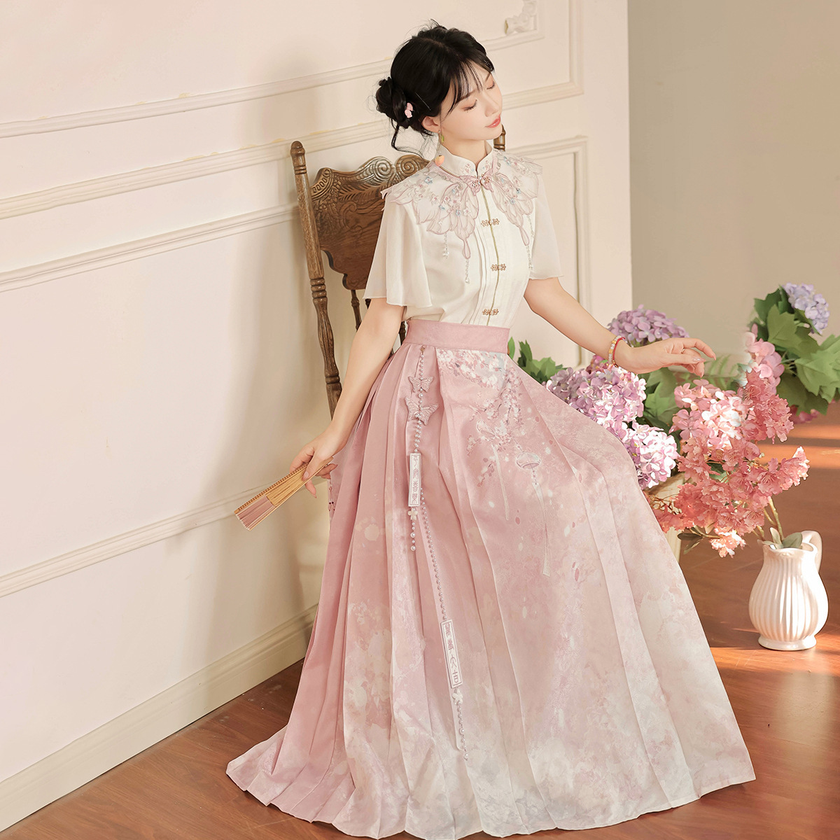 https://hot-spring-img.curema.jp/stage-closet/4fceae95-9bd3-482a-bf25-82179fd70792.jpg